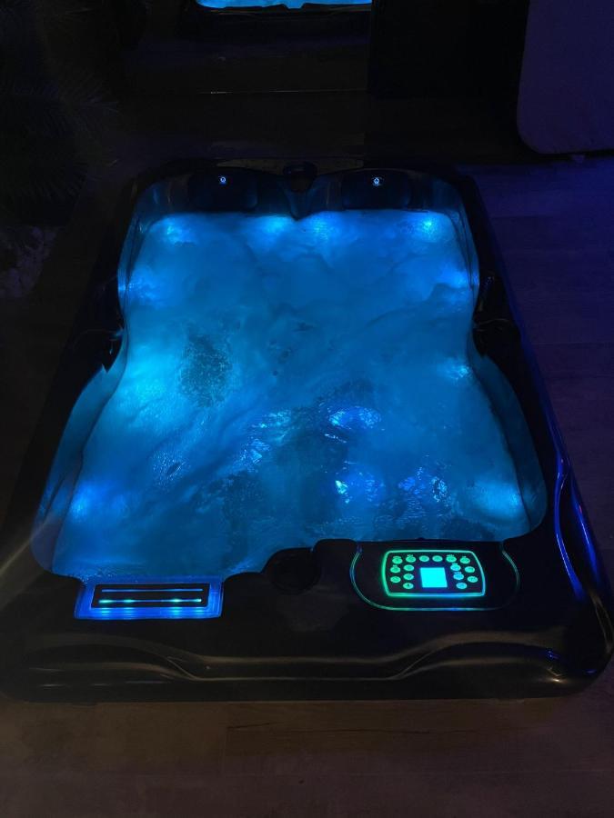 La Jacuzzi Et Sauna Privatif