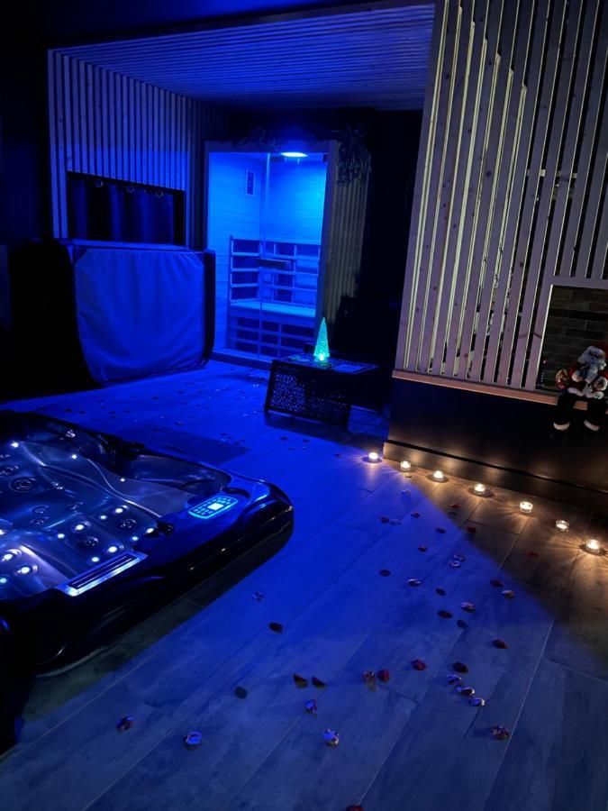 La Jacuzzi Et Sauna Privatif